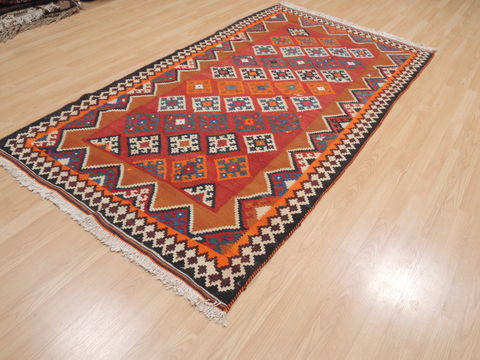 Kilim Red Flat Woven 44 X 81 Area Rug 100-110440 Image 2