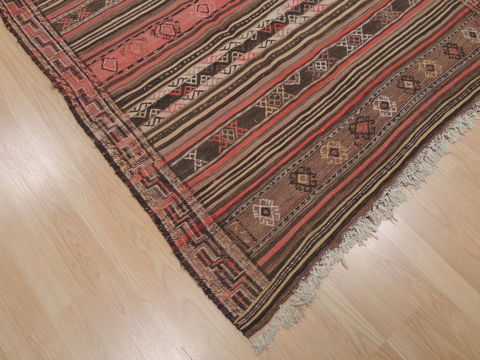 Kilim Red Flat Woven 47 X 88 Area Rug 100-110444 Image 1