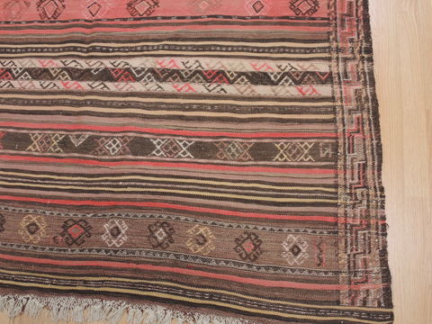 Kilim Red Flat Woven 47 X 88 Area Rug 100-110444 Image 2