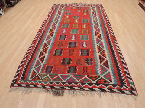 Kilim Red Flat Woven 47 X 811 Area Rug 100-110455 Image 1