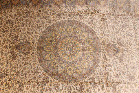 Qum Yellow Hand Knotted 67 X 910 Area Rug 254-110512 Image 4