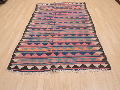 Kilim Red Flat Woven 46 X 79 Area Rug 100-110527 Image 1