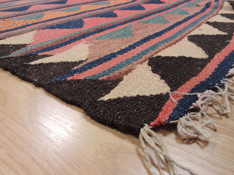 Kilim Red Flat Woven 46 X 79 Area Rug 100-110527 Image 4