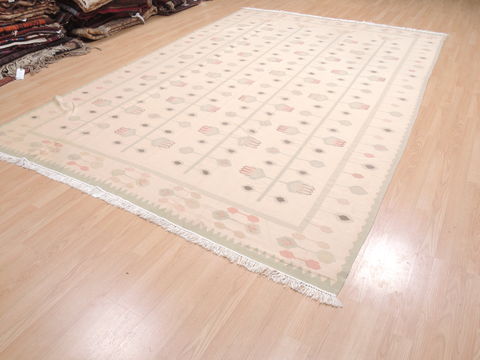 Kilim Beige Flat Woven 97 X 117 Area Rug 100-110557 Image 2