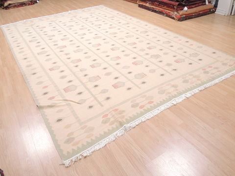 Kilim Beige Flat Woven 97 X 117 Area Rug 100-110557 Image 3