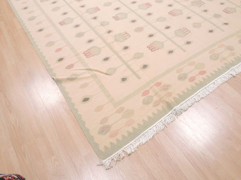 Kilim Beige Flat Woven 97 X 117 Area Rug 100-110557 Image 4