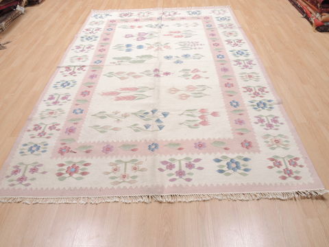Kilim Beige Flat Woven 61 X 92 Area Rug 100-110588 Image 1
