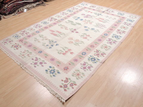 Kilim Beige Flat Woven 61 X 92 Area Rug 100-110588 Image 2