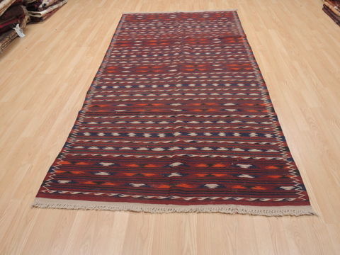Kilim Red Flat Woven 47 X 94 Area Rug 100-110608 Image 1
