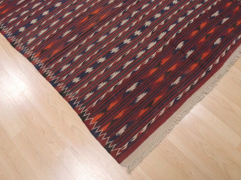 Kilim Red Flat Woven 47 X 94 Area Rug 100-110608 Image 4