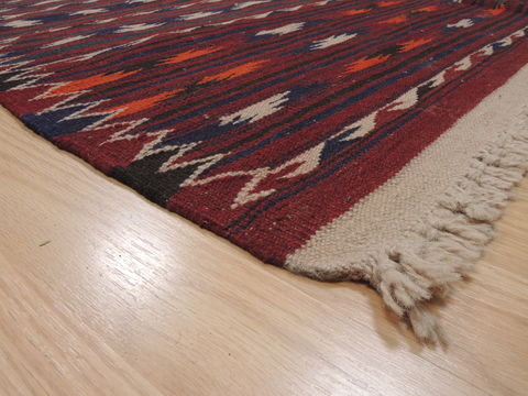 Kilim Red Flat Woven 47 X 94 Area Rug 100-110608 Image 5