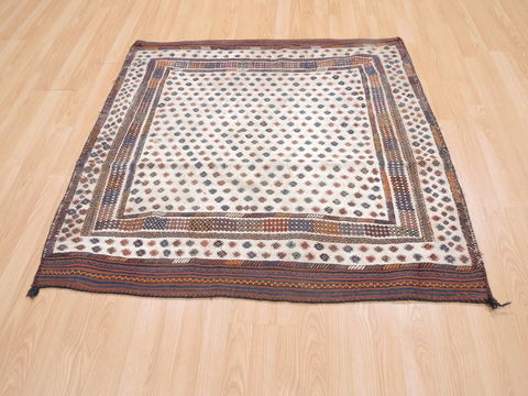 Kilim Brown Square Flat Woven 43 X 44 Area Rug 100-110617 Image 1