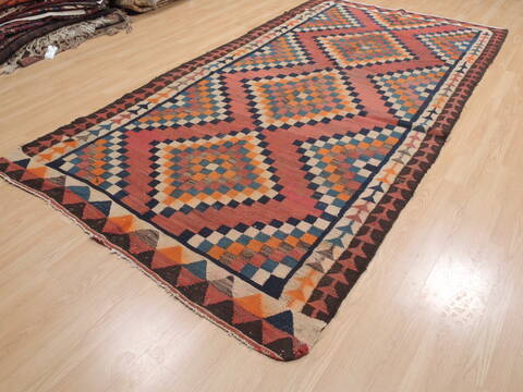 Kilim Red Flat Woven 56 X 107  Area Rug 100-110664 Image 2