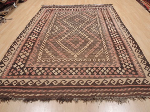 Kilim Brown Flat Woven 69 X 97 Area Rug 100-110669 Image 1