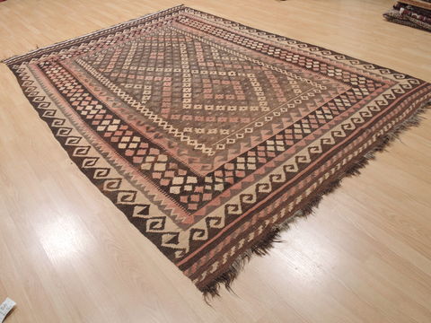 Kilim Brown Flat Woven 69 X 97 Area Rug 100-110669 Image 3