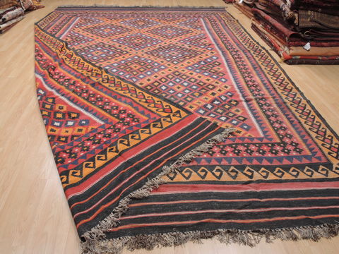 Kilim Red Flat Woven 105 X 150 Area Rug 100-110671 Image 6