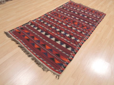 Kilim Red Flat Woven 39 X 63 Area Rug 100-110687 Image 2