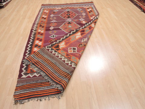 Kilim Red Flat Woven 48 X 85 Area Rug 100-110711 Image 5
