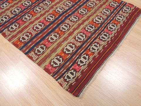 Kilim Red Flat Woven 45 X 73 Area Rug 100-110742 Image 4