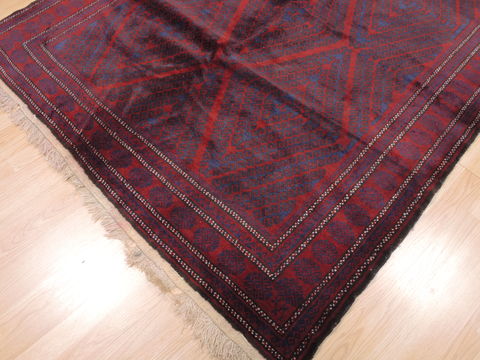 Baluch Red Hand Knotted 56 X 96 Area Rug 100-110756 Image 6