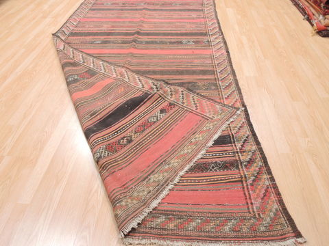 Kilim Red Flat Woven 56 X 101 Area Rug 100-110766 Image 6