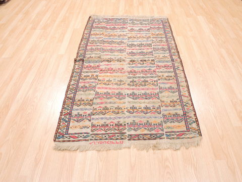 Kilim Beige Flat Woven 33 X 59 Area Rug 100-110787 Image 1