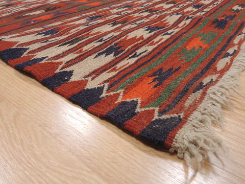 Kilim Red Flat Woven 50 X 93 Area Rug 100-110822 Image 5