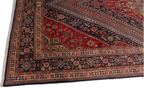Gharajeh Red Hand Knotted 69 X 1010 Area Rug 254-110847 Image 1