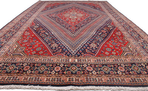Gharajeh Red Hand Knotted 69 X 1010 Area Rug 254-110847 Image 2