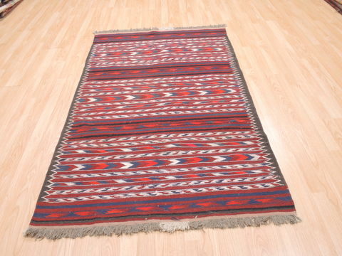Kilim Red Flat Woven 39 X 61 Area Rug 100-110882 Image 1