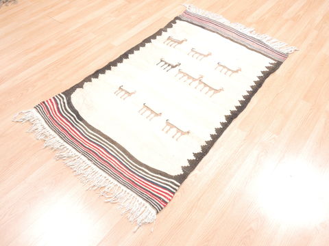 Kilim Beige Flat Woven 28 X 48 Area Rug 100-110891 Image 2