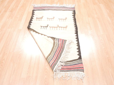 Kilim Beige Flat Woven 28 X 48 Area Rug 100-110891 Image 6