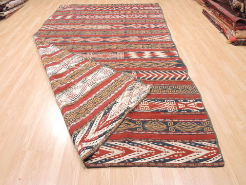 Kilim Red Flat Woven 66 X 120 Area Rug 100-110905 Image 7