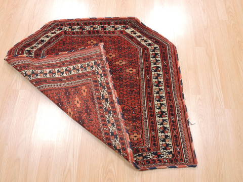 Baluch Red Square Hand Knotted 31 X 35 Area Rug 100-111030 Image 6