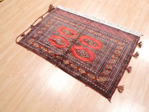 Baluch Red Hand Knotted 27 X 41 Area Rug 100-111053 Image 4