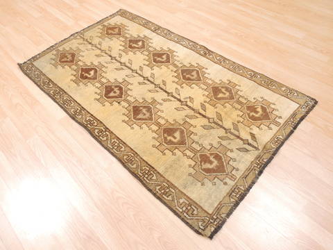 Baluch Beige Hand Knotted 33 X 57 Area Rug 134-111094 Image 1