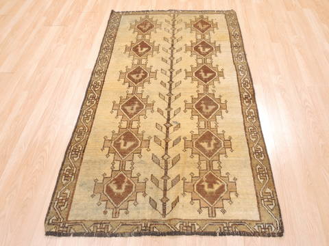 Baluch Beige Hand Knotted 33 X 57 Area Rug 134-111094 Image 2