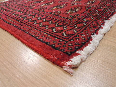 Baluch Red Hand Knotted 18 X 33 Area Rug 134-111116 Image 5