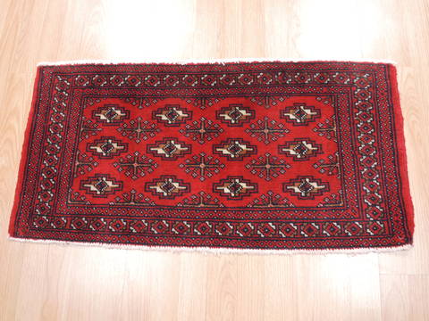 Baluch Red Hand Knotted 18 X 33 Area Rug 134-111126 Image 2