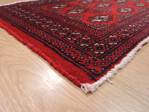 Baluch Red Hand Knotted 18 X 33 Area Rug 134-111126 Image 5