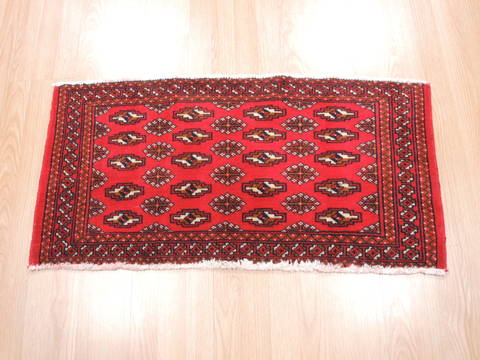 Baluch Red Hand Knotted 18 X 33 Area Rug 134-111127 Image 2