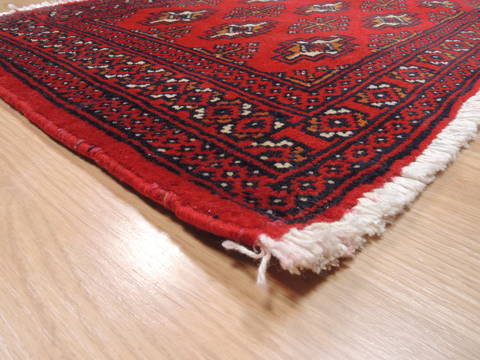 Baluch Red Hand Knotted 18 X 33 Area Rug 134-111128 Image 4