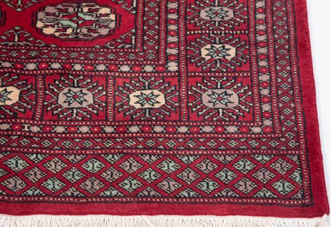 Bokhara Red Hand Knotted 47 X 65  Area Rug 700-111145 Image 4