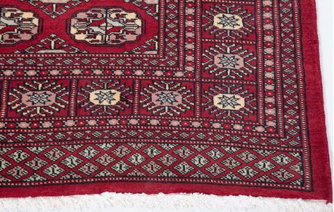 Bokhara Red Hand Knotted 47 X 66  Area Rug 700-111159 Image 4