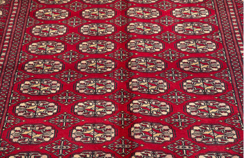 Bokhara Red Hand Knotted 47 X 69  Area Rug 700-111164 Image 5