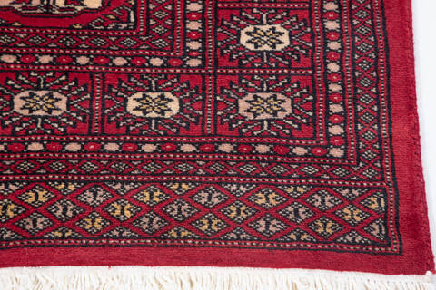 Bokhara Red Hand Knotted 48 X 66  Area Rug 700-111165 Image 4