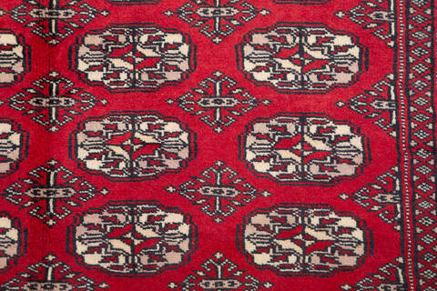 Bokhara Red Hand Knotted 47 X 69  Area Rug 700-111166 Image 6