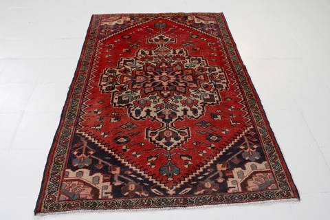 Hamedan Red Hand Knotted 43 X 68 Area Rug 99-111334 Image 1
