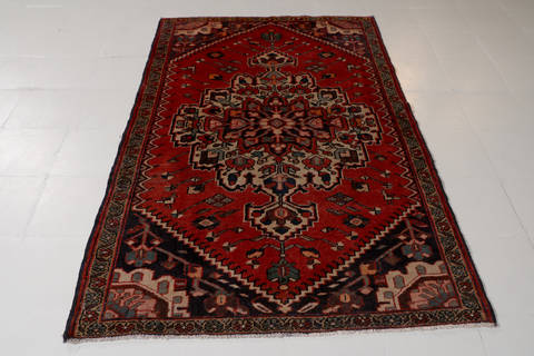 Hamedan Red Hand Knotted 43 X 68 Area Rug 99-111334 Image 3