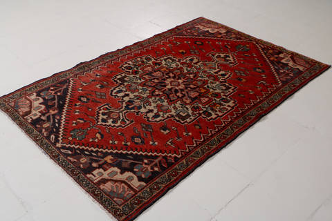 Hamedan Red Hand Knotted 43 X 68 Area Rug 99-111334 Image 4